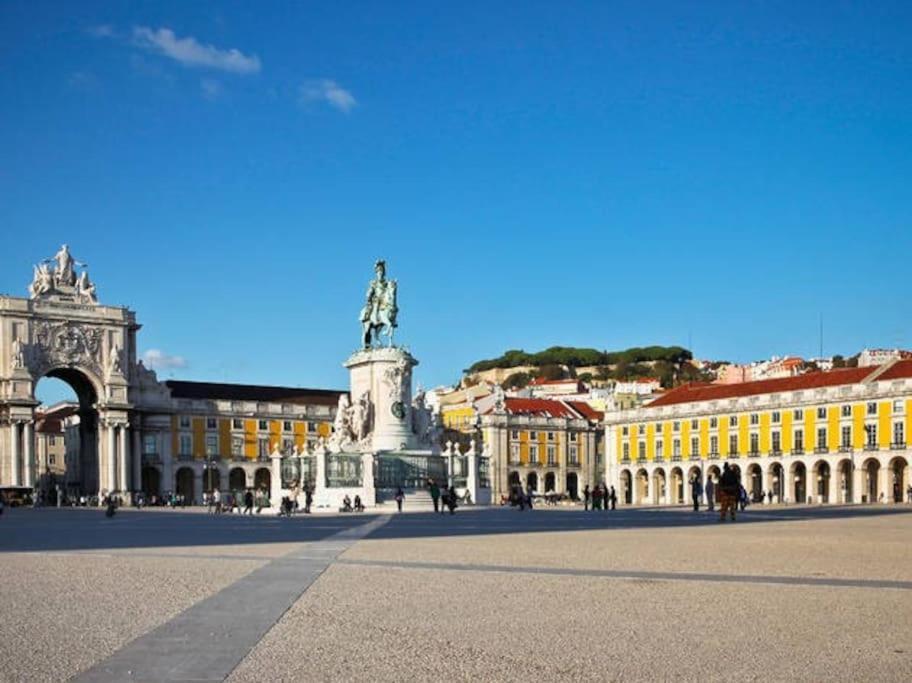 Charming Central Apartment To Rent Lisbona Esterno foto