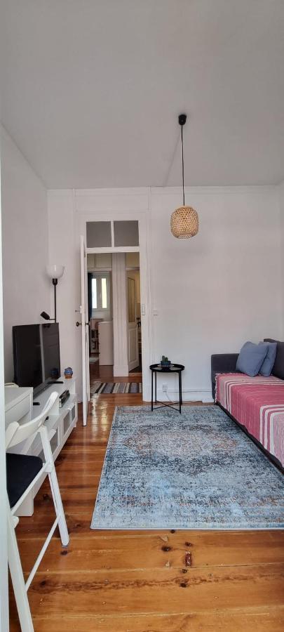 Charming Central Apartment To Rent Lisbona Esterno foto