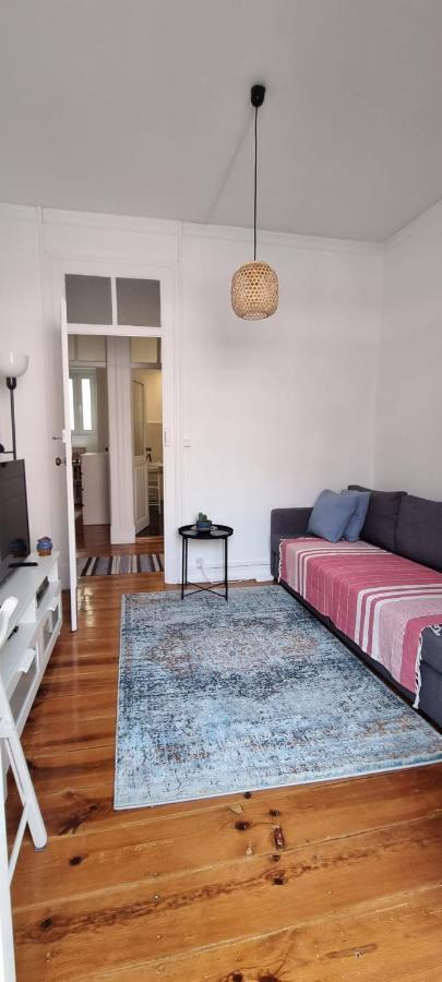 Charming Central Apartment To Rent Lisbona Esterno foto