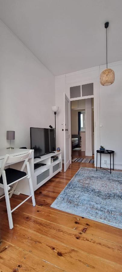 Charming Central Apartment To Rent Lisbona Esterno foto