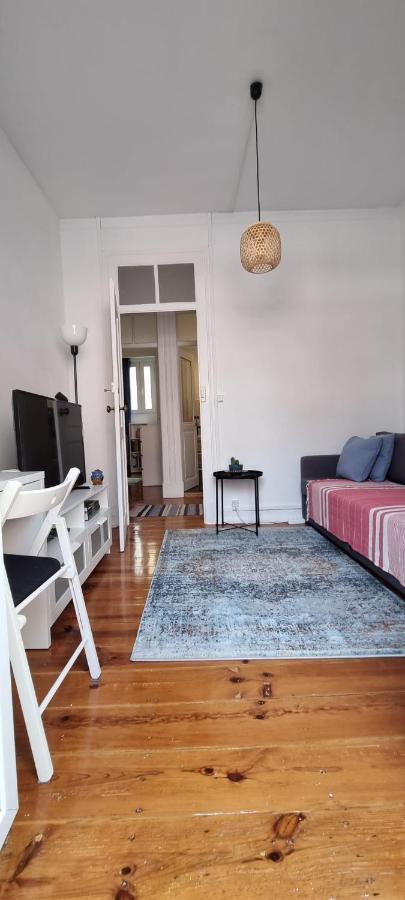 Charming Central Apartment To Rent Lisbona Esterno foto