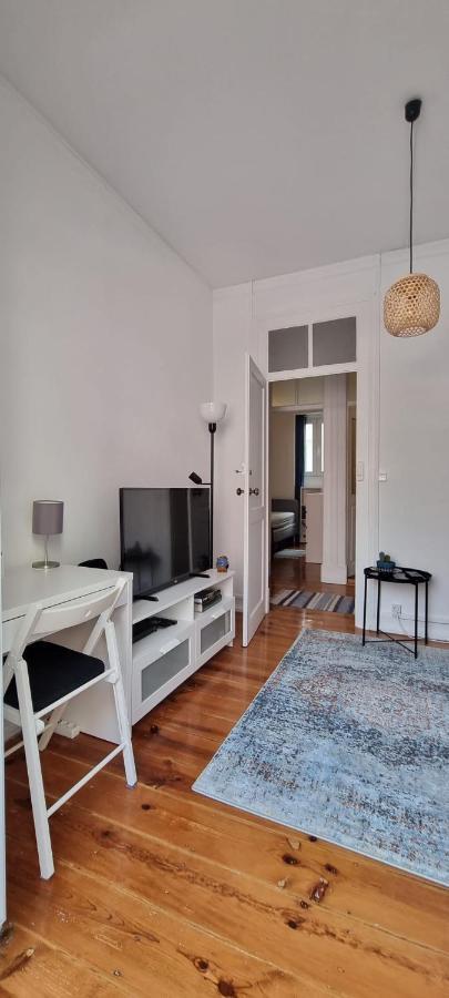 Charming Central Apartment To Rent Lisbona Esterno foto