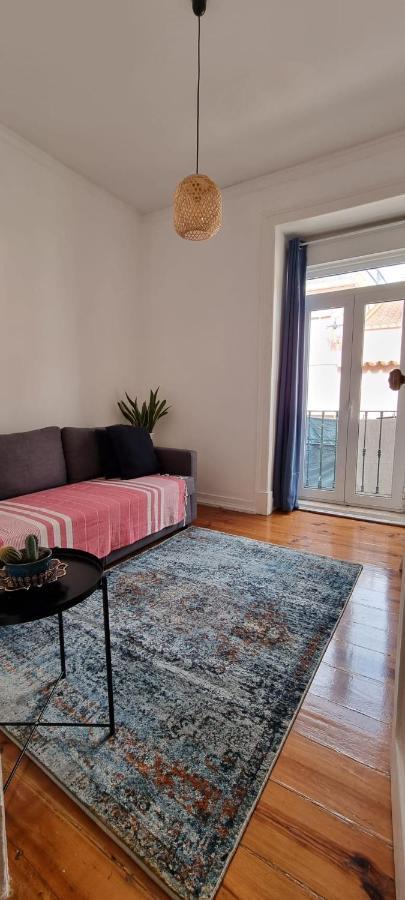Charming Central Apartment To Rent Lisbona Esterno foto