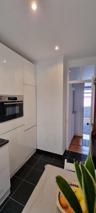 Charming Central Apartment To Rent Lisbona Esterno foto